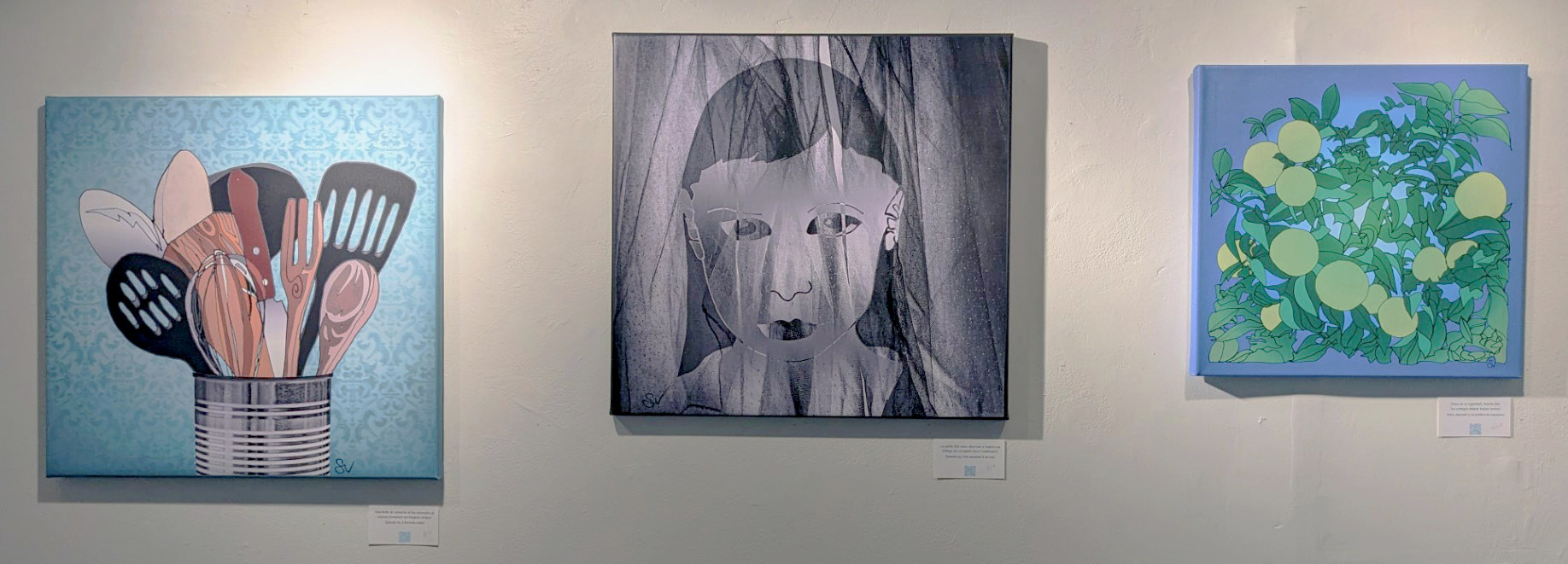 Trois tirages sur toile d'illustrations de Sophie Voillot exposées à la Casa obscura en février 2024